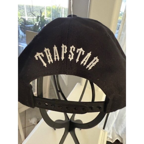 Trapstar Irongate Logo Cap Hat US Seller Skull Black White Made in USA Snap Back - Picture 4 of 9